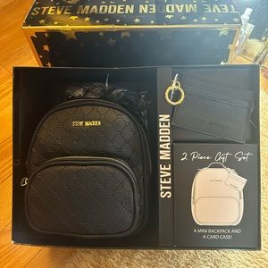 Steve Madden 2 Piece Gift Set